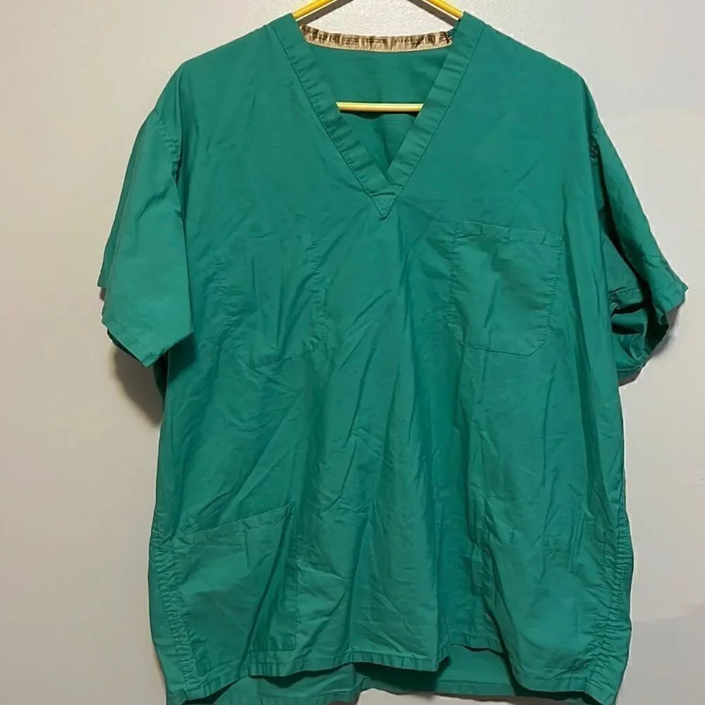 Essentials Womans Short Sleeve Scrubs Size XL